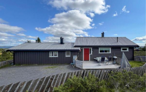 Cozy Home In Sjusjøen With House A Mountain View